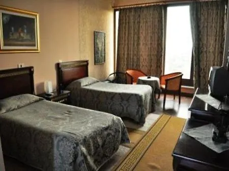 Hotel Collaku 3*